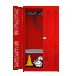 Sportgeräteschrank "jack fit" von mauser mit Lochblech-Flügeltüren